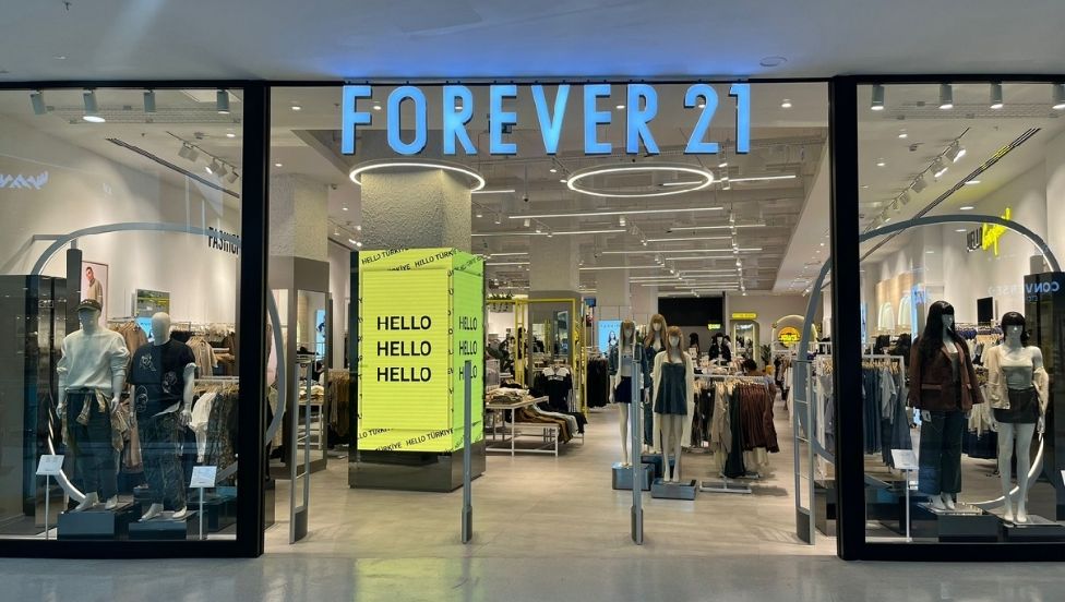 Forever 21 Opens Its New Store at Kentpark